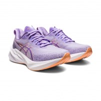 Кросівки для бігу жіночі Asics NOVABLAST 3 LE Digital violet/Summer dune